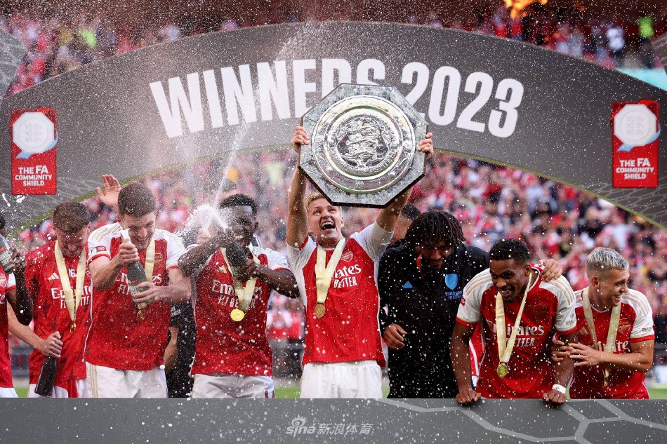 巴萨再度陷 巴萨再度陷